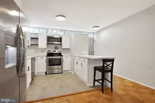 302 N St SW, Washington, DC 20024 - Photo 5