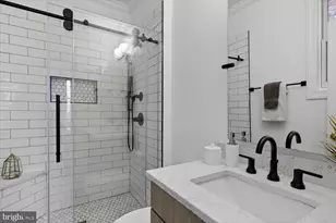 916 G St SE, Washington, DC 20003 - Photo 33
