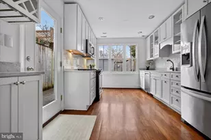 916 G St SE, Washington, DC 20003 - Photo 13