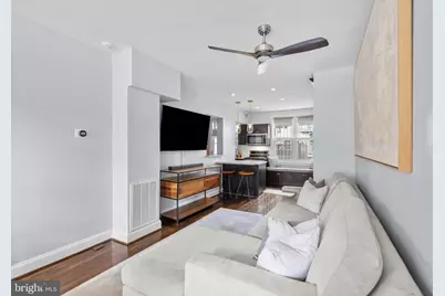 2132 Newport Place NW, Washington, DC 20037 - Photo 9