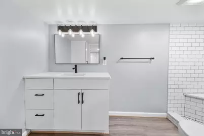 2132 Newport Place NW, Washington, DC 20037 - Photo 29