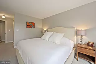 1077 30th St NW, Washington, DC 20007 - Photo 21