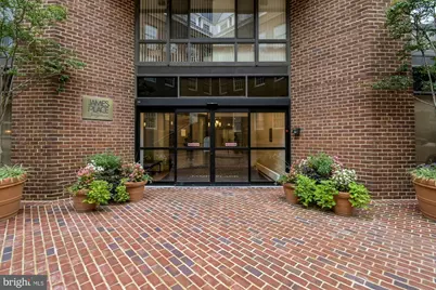 1077 30th Street NW #508, Washington, DC 20007 - Photo 3