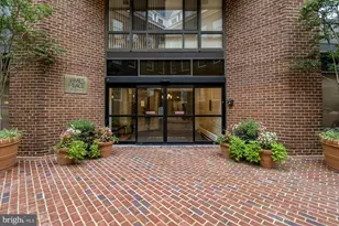 1077 30th St NW, Washington, DC 20007 - Photo 3