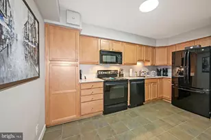 1077 30th St NW, Washington, DC 20007 - Photo 17