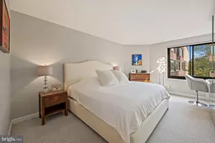 1077 30th St NW, Washington, DC 20007 - Photo 23