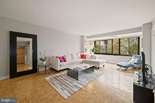 1077 30th St NW, Washington, DC 20007 - Photo 9