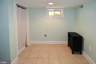 11 R St NW, Washington, DC 20001 - Photo 41