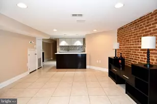 11 R St NW, Washington, DC 20001 - Photo 35