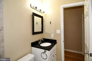 11 R St NW, Washington, DC 20001 - Photo 27