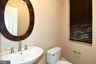 11 R St NW, Washington, DC 20001 - Photo 15