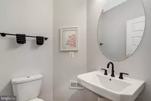 406 Brookland Grv Dr NE, Washington, DC 20017 - Photo 21