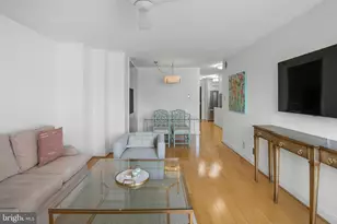 3 Washington Cir NW, Washington, DC 20037 - Photo 11