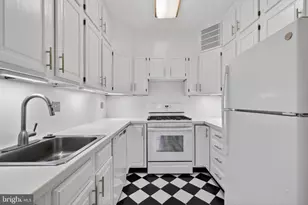 4000 Cathedral Ave NW, Washington, DC 20016 - Photo 15