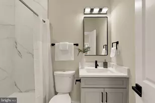 422 Warner St NW, Washington, DC 20001 - Photo 11