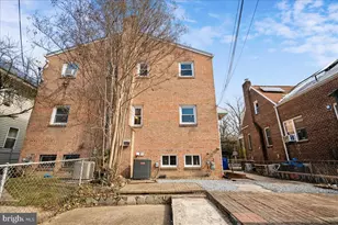 725 Croissant Pl SE, Washington, DC 20019 - Photo 33