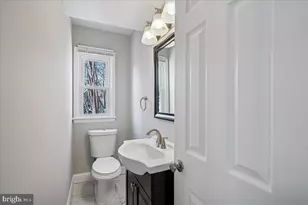 725 Croissant Pl SE, Washington, DC 20019 - Photo 15