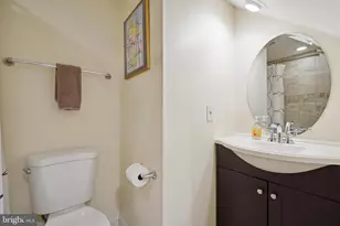 1917 H St NE, Washington, DC 20002 - Photo 39