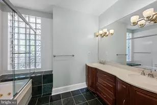 221 M St NW, Washington, DC 20001 - Photo 17