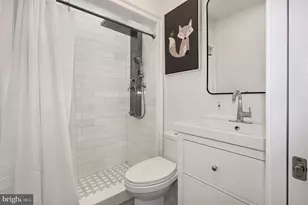 729 NW Kenyon Street NW, Washington, DC 20010 - Photo 11