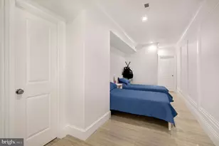 729 NW Kenyon Street NW, Washington, DC 20010 - Photo 9