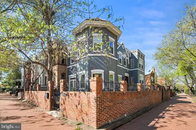 656 9th Street NE, Washington, DC 20002 - Photo 1