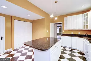 2527 Waterside Dr NW, Washington, DC 20008 - Photo 5