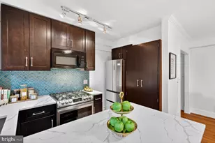 1915 16th St NW, Washington, DC 20009 - Photo 9