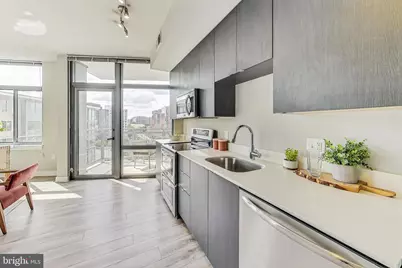 460 New York NW #704, Washington, DC 20001 - Photo 9