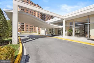 4201 Cathedral Ave NW, Washington, DC 20016 - Photo 21