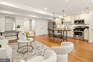 1109 M St NW, Washington, DC 20005 - Photo 9