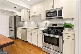 1109 M St NW, Washington, DC 20005 - Photo 13