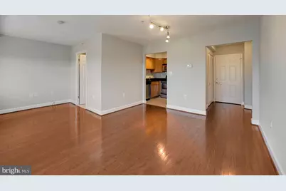 3611 38th Street NW #403, Washington, DC 20016 - Photo 3