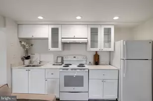 708 I St SE, Washington, DC 20003 - Photo 35