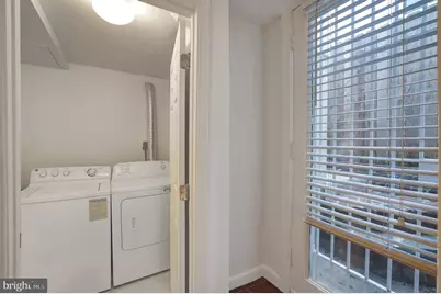 708 I Street SE, Washington, DC 20003 - Photo 37