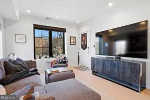 2642 39th St NW, Washington, DC 20007 - Photo 3