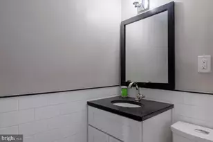 212 5th St NE, Washington, DC 20002 - Photo 11