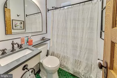 906 8th Street NE, Washington, DC 20002 - Photo 25