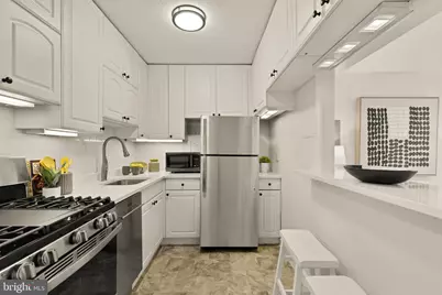 1301 20th Street NW #817, Washington, DC 20036 - Photo 3