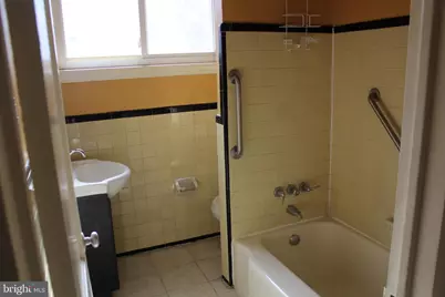 236 Varnum Street NE, Washington, DC 20011 - Photo 3