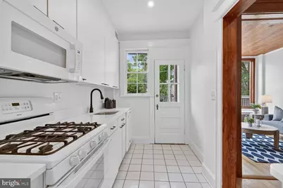 3907 Benton Street NW, Washington, DC 20007 - Photo 9