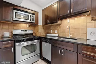 2719 Dumbarton St NW, Washington, DC 20007 - Photo 11