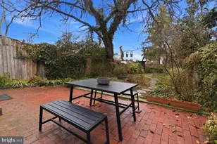 2719 Dumbarton St NW, Washington, DC 20007 - Photo 25