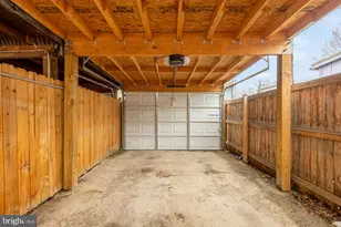 909 8th St NE, Washington, DC 20002 - Photo 21