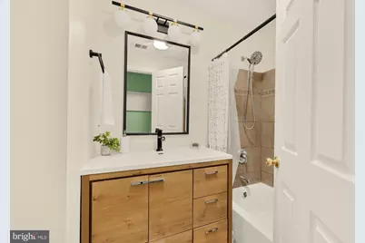 909 8th Street NE, Washington, DC 20002 - Photo 17