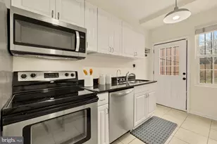 909 8th St NE, Washington, DC 20002 - Photo 9
