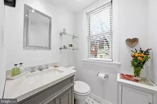 18 9th St NE, Washington, DC 20002 - Photo 17