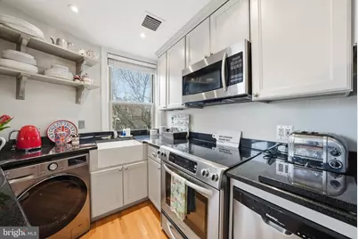 18 9th Street NE #307, Washington, DC 20002 - Photo 9