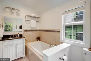 2739 Chesapeake St NW, Washington, DC 20008 - Photo 17