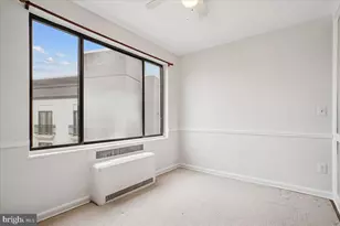 1 Scott Cir NW, Washington, DC 20036 - Photo 17